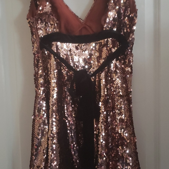 ♻️🆕️ New Free People Tribeca Rose Gold Mini Dress Size 4 - Picture 12 of 15